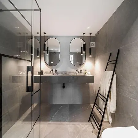 Super Stylish In Fantastic Location Marbellac