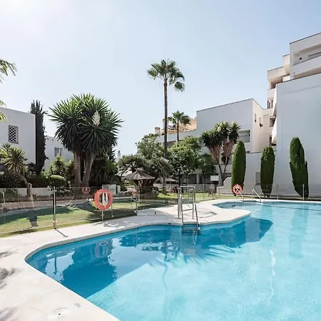 Super Stylish In Fantastic Location *